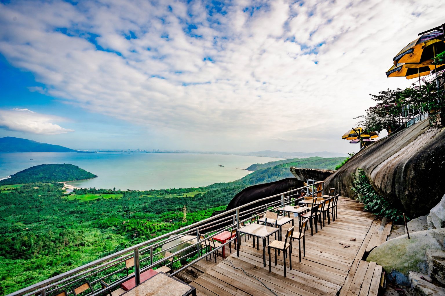 Roadside coffee stop overlooking the East Sea near Hai Van Pass